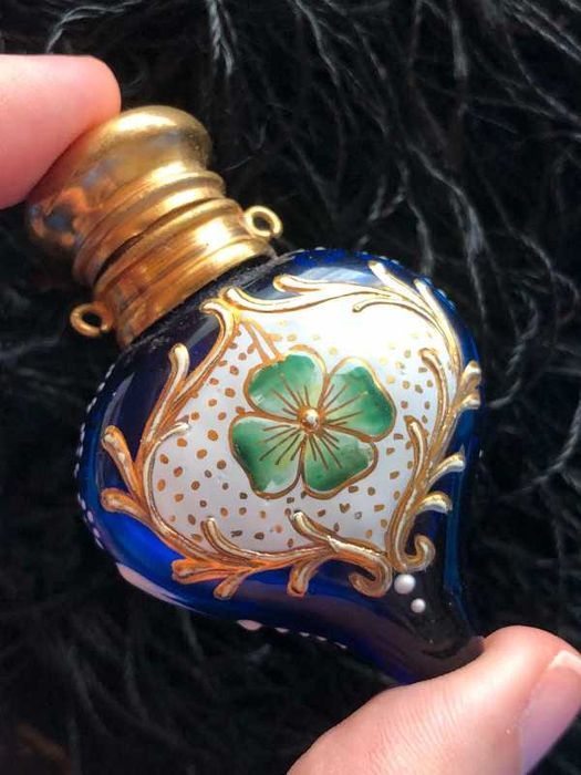 Pendente Garrafa Perfume Vidro Esmaltado Trevo Talvez Moser Século XIX