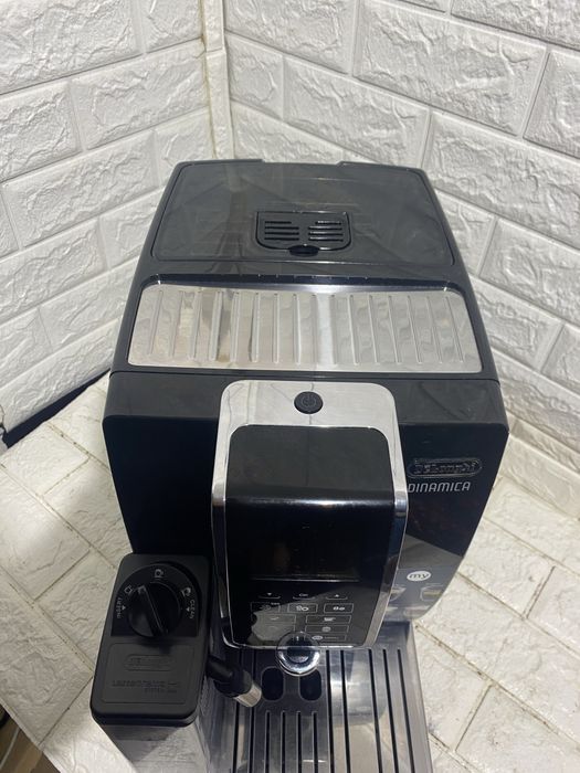 Кавомашина Delonghi Dinamica