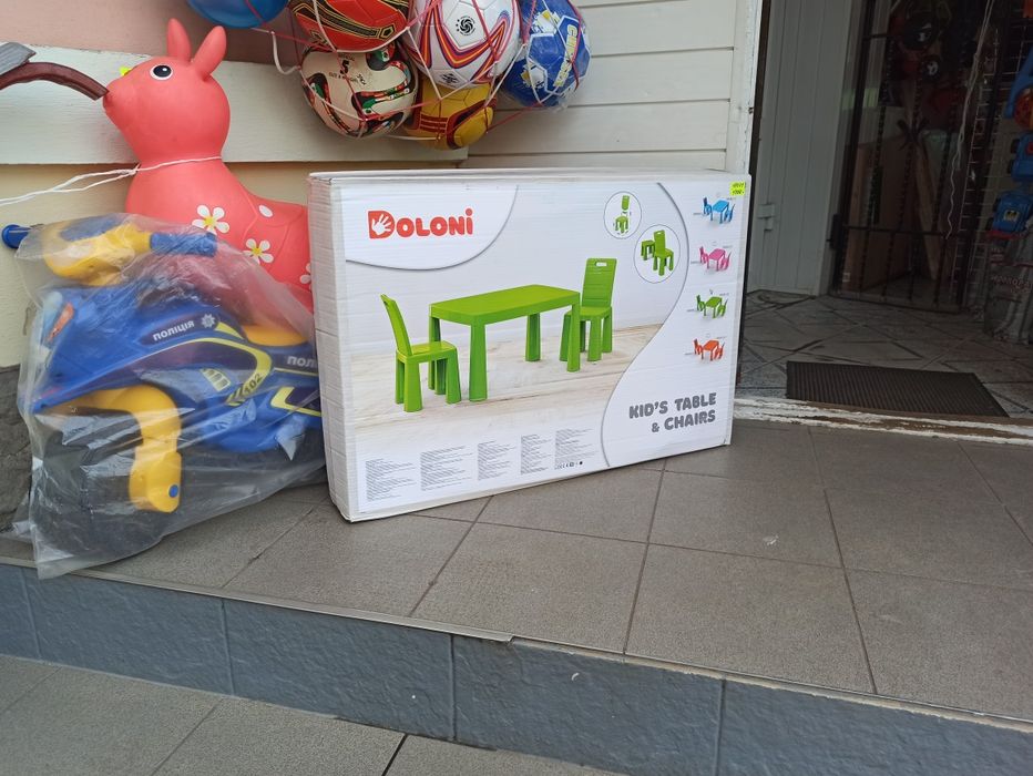 Набір дитячий стіл і стільці столик на подарунок