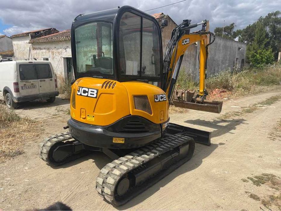 JCB 8050RTS (5.3T), 2015, 4000h, CE, Engate rapido/2 baldes. Impecável