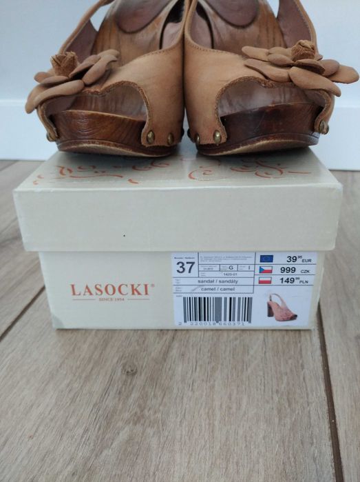 Buty damskie drewniane