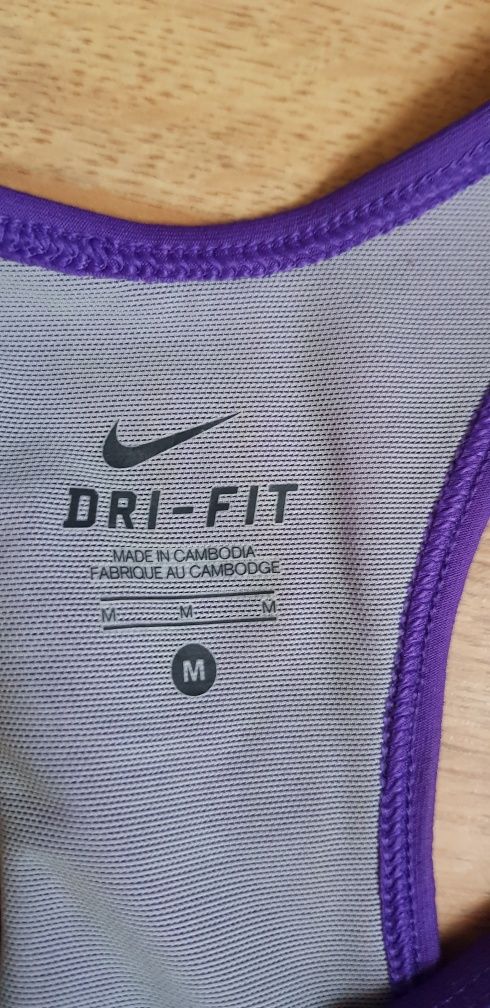 NIKE DRI-FIT rozmiar M koszulka sportowa z wszytym stanikiem fitness