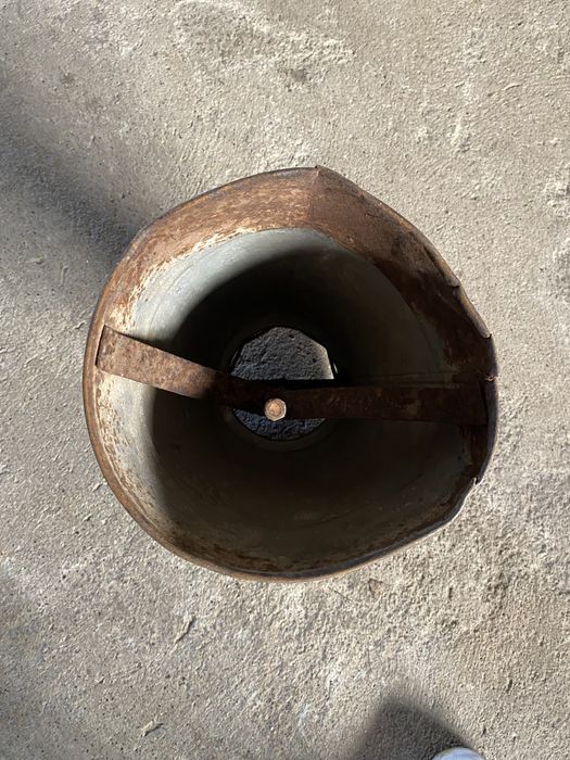 Comedouro antigo com duas peças