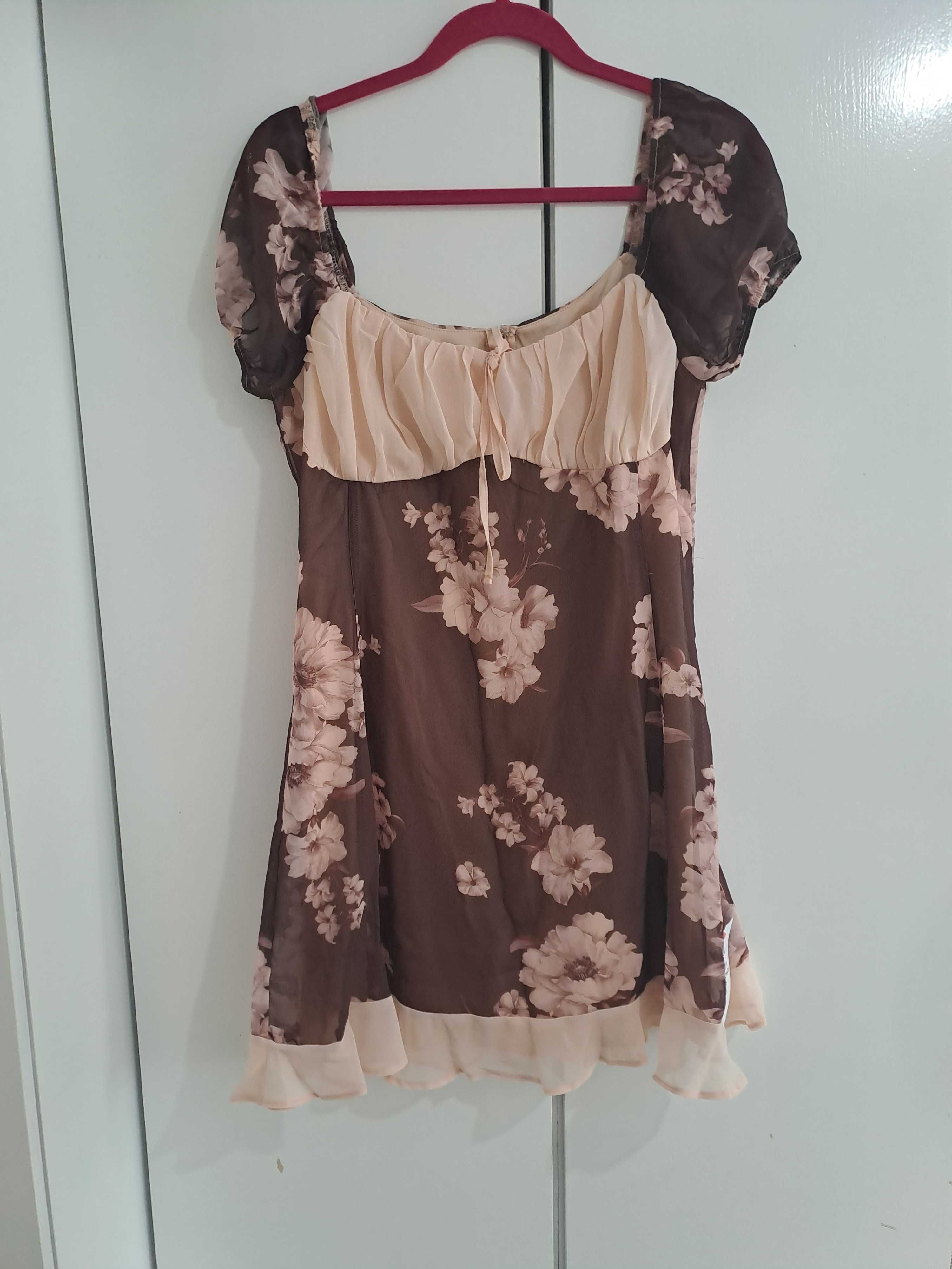 Sukienka mini w stylu babydoll