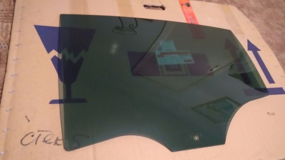 Стекло двери задней левой gm 13311982 opel insignia Седан