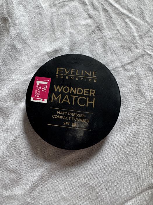 Puder eveline wonder match 02 medium beige