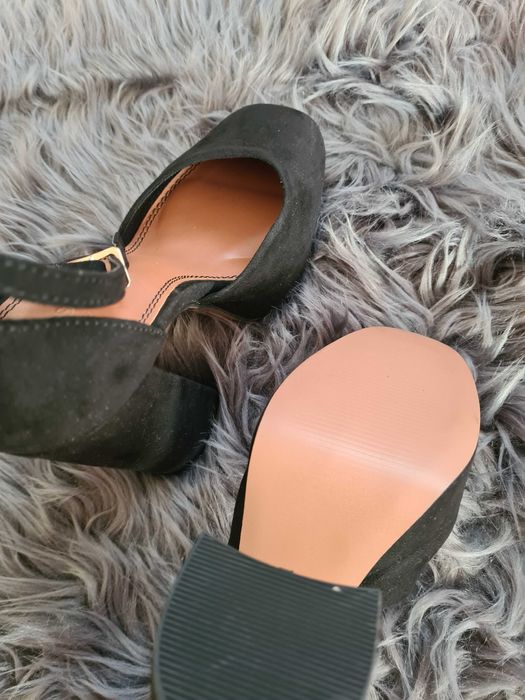 XA71 sandały czółenka asos design 35 czarne zamszowe z paskiem