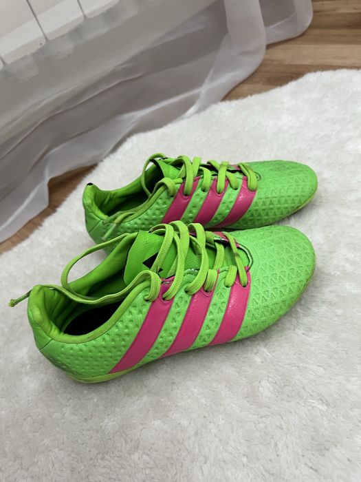 Buty do piłki nożnej chłopięce 30