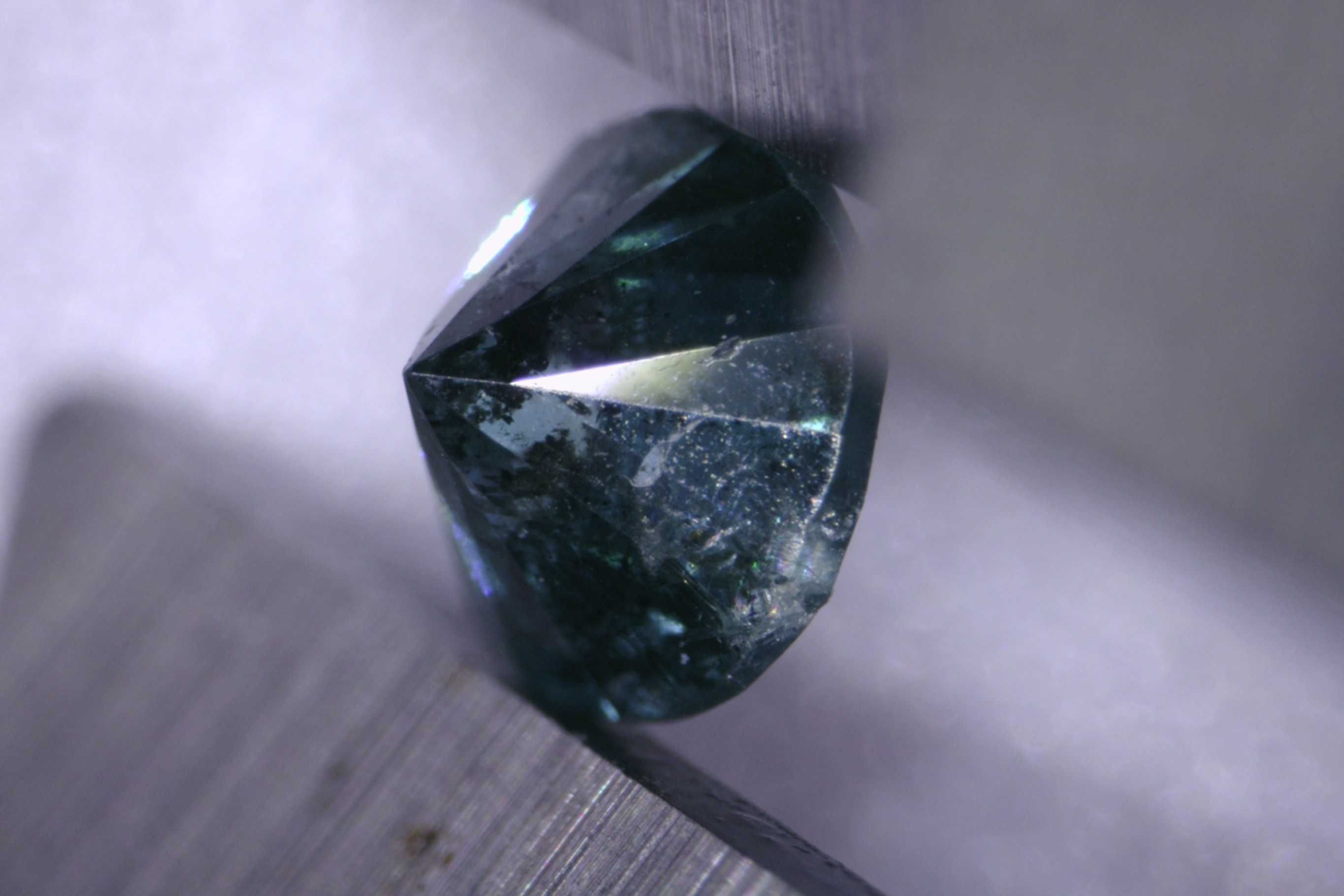 Diament 0.18ct Niebieski Brylant I3