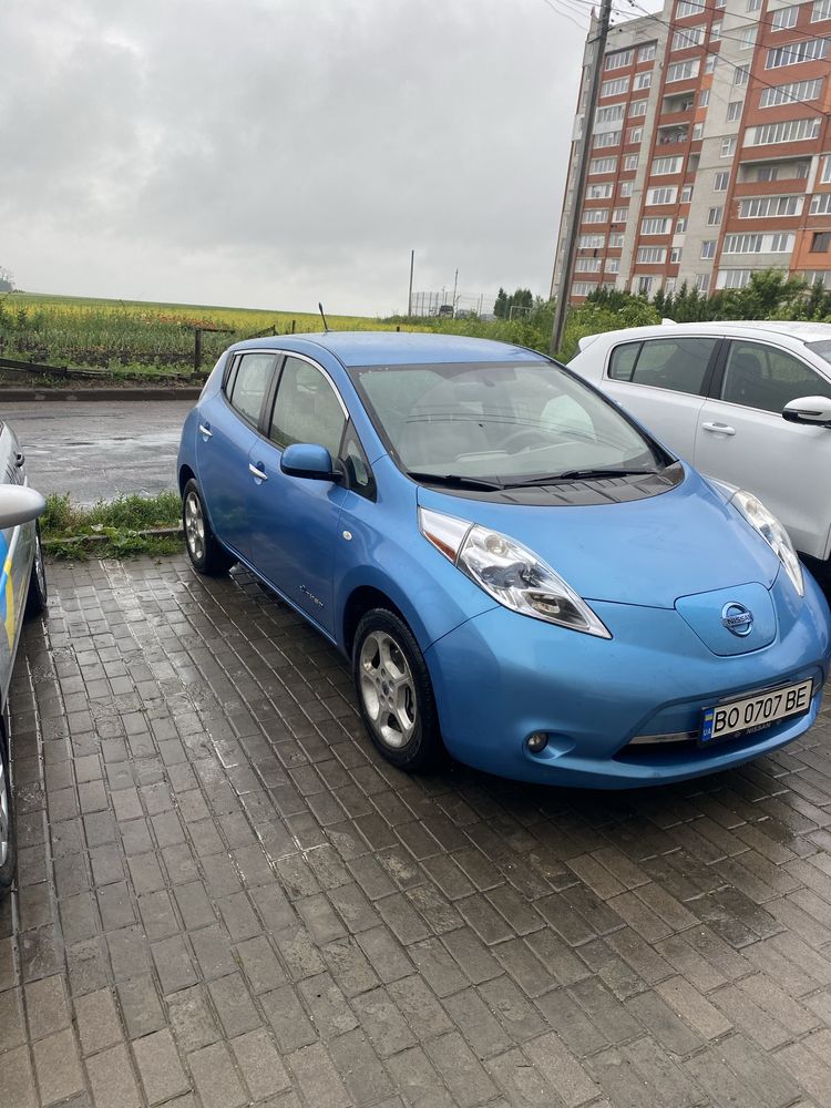 Nissan leaf 2012