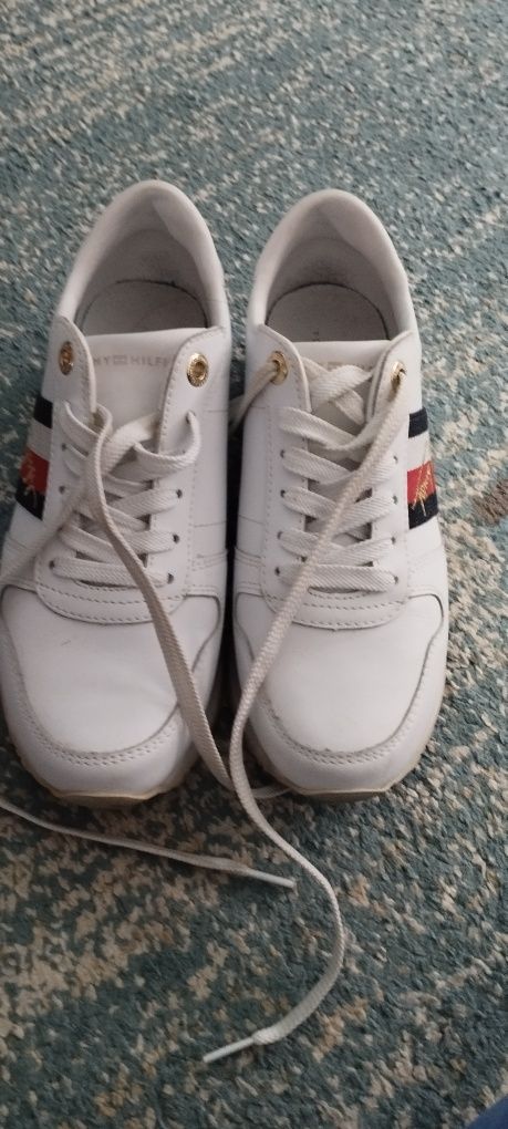 Tommy Hilfiger buty skórzane 37