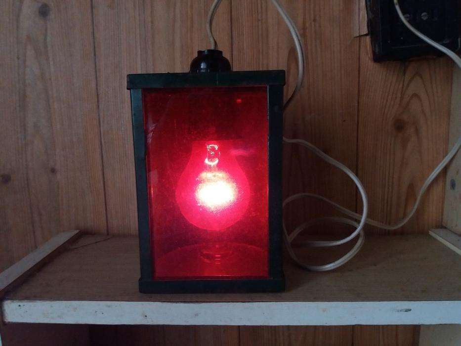 Красный фонарь..