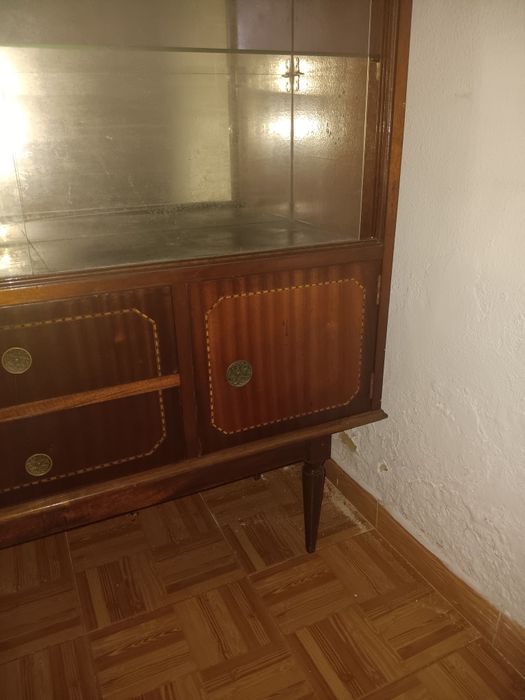 Vendo aparador e cristaleira vintagem em madeira lacada