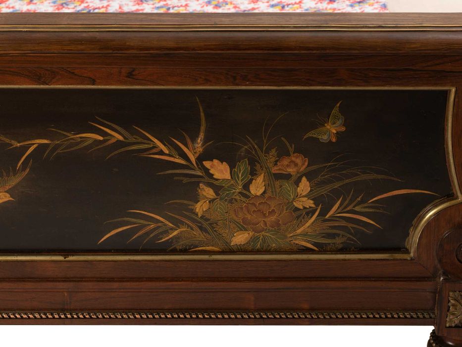 Cama Pau Santo Napoleão III, Painéis Florais Lacre, Século XIX