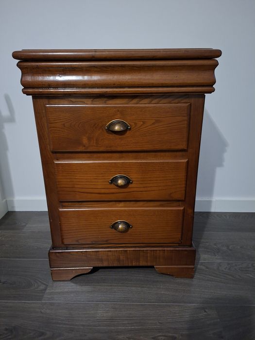 Mesa de cabeceira clássica, Luís Filipe