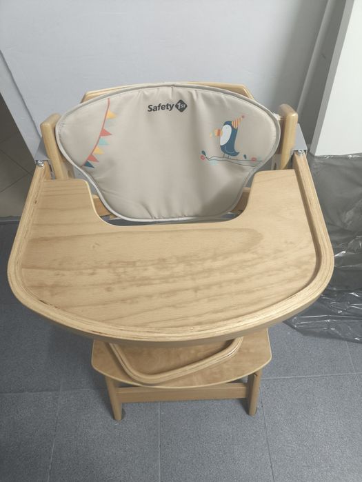 Krzesło drewniane do karmienia Safty 1st
