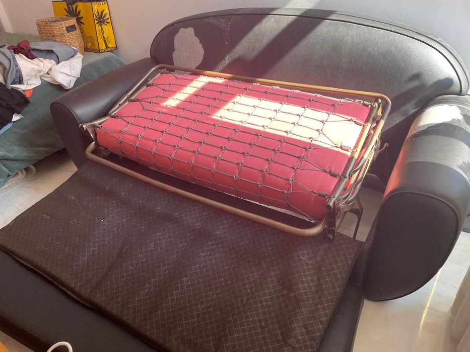 Sofá-cama mid century 2 lugares em preto