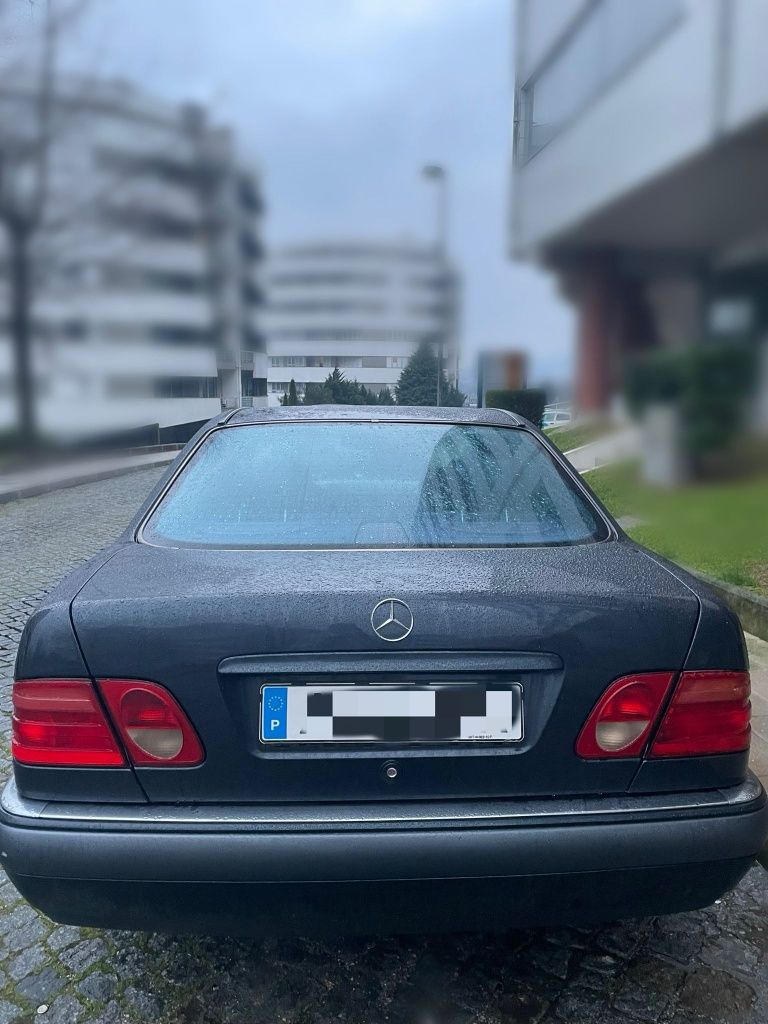 Vendo Mercedes-Benz