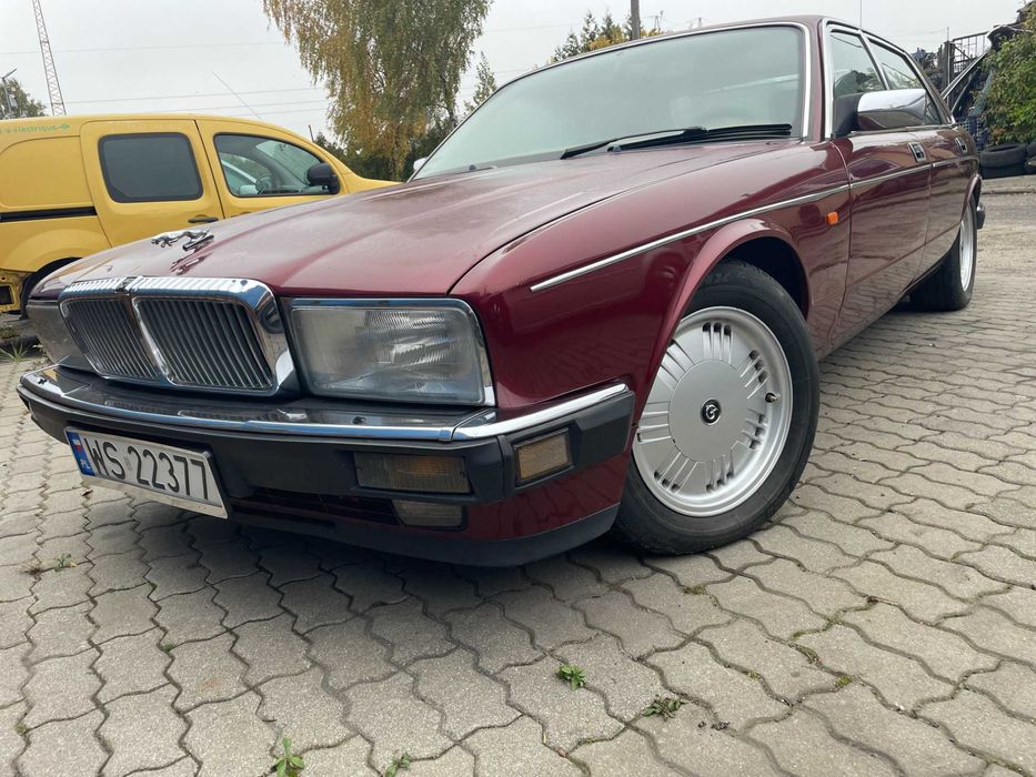 Jaguar Daimler Xj40