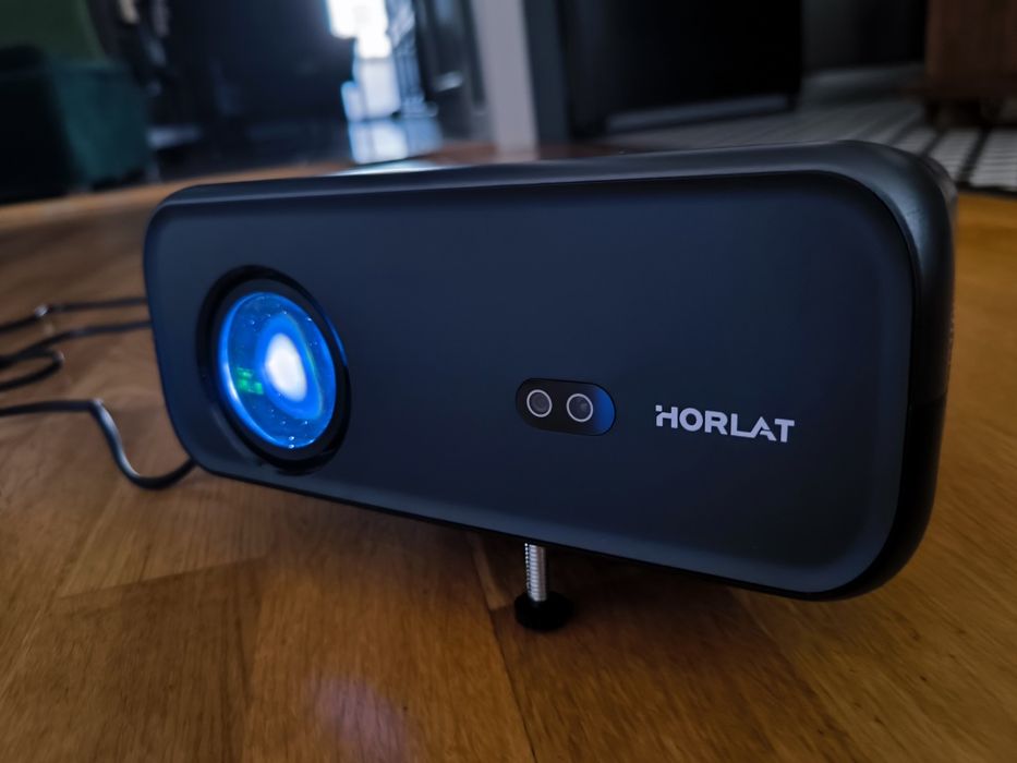 Świetny projektor Horlat M4, 64 GB, 800 ANSI (stan idealny)