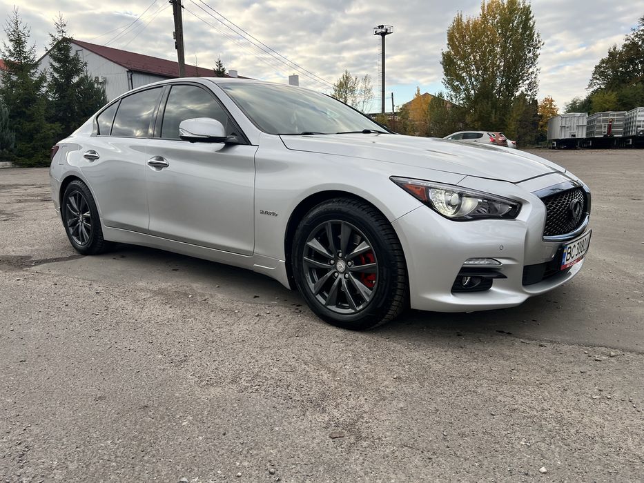 Infiniti Q50 3.5hydrid кращий седан в класі на найкращому двигуні