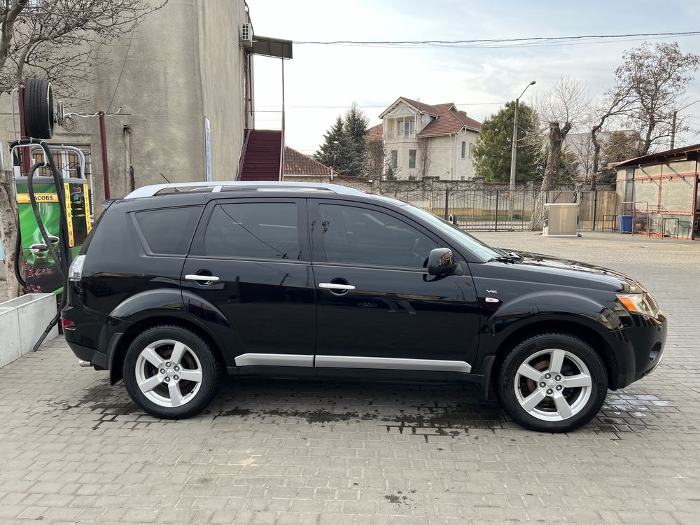 Mitsubishi Outlander XL 2008 3.0 AT