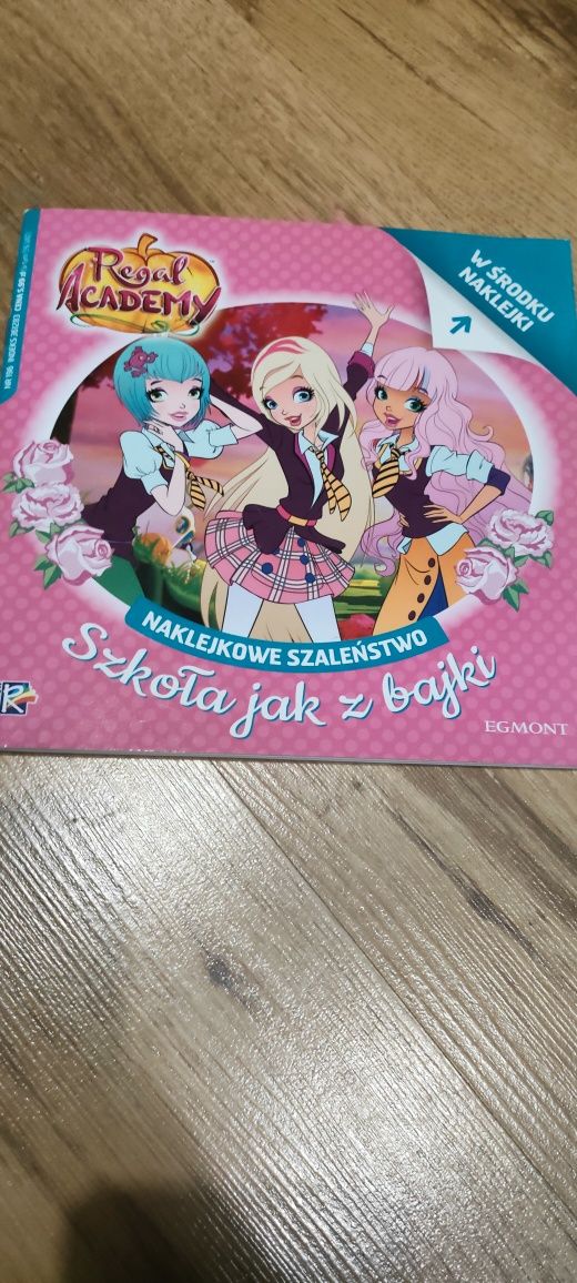 Regal academy szkoła jak z bajki