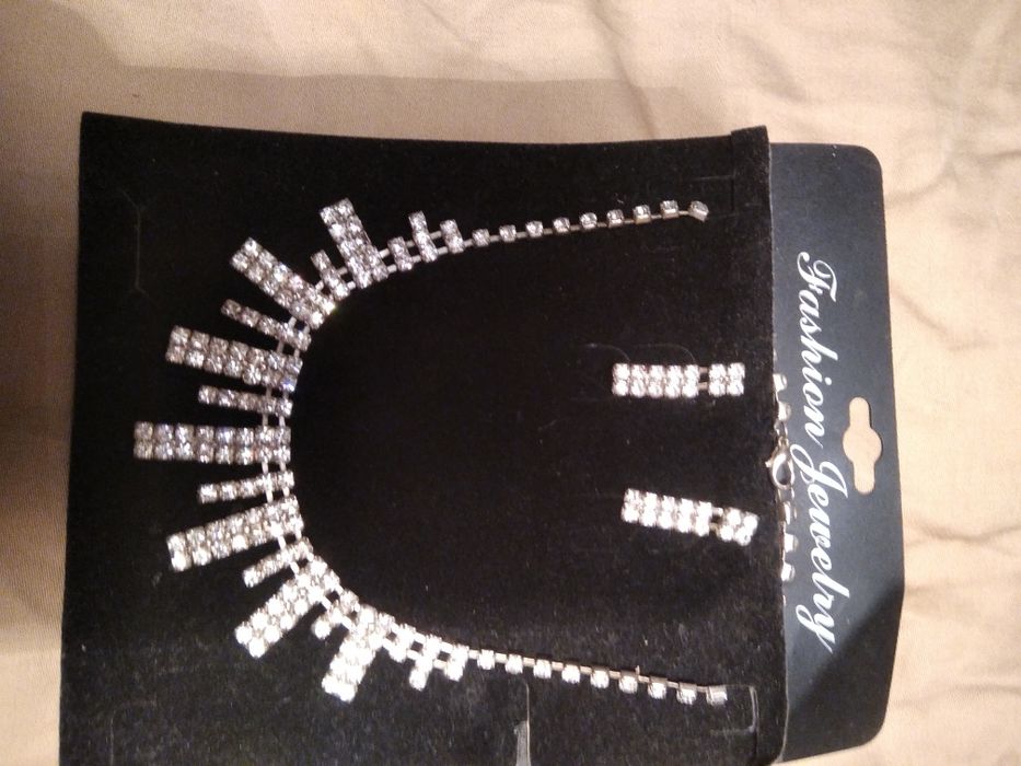 Колье  с серьгами для свадьбы ,праздника, выпускного.