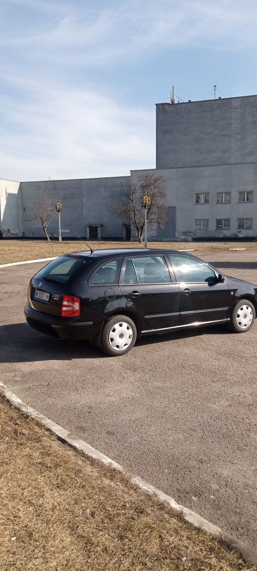 Продам шкода фабія 2007 рік у дуже хорошому стані ,1,4 см, куб 59кілов