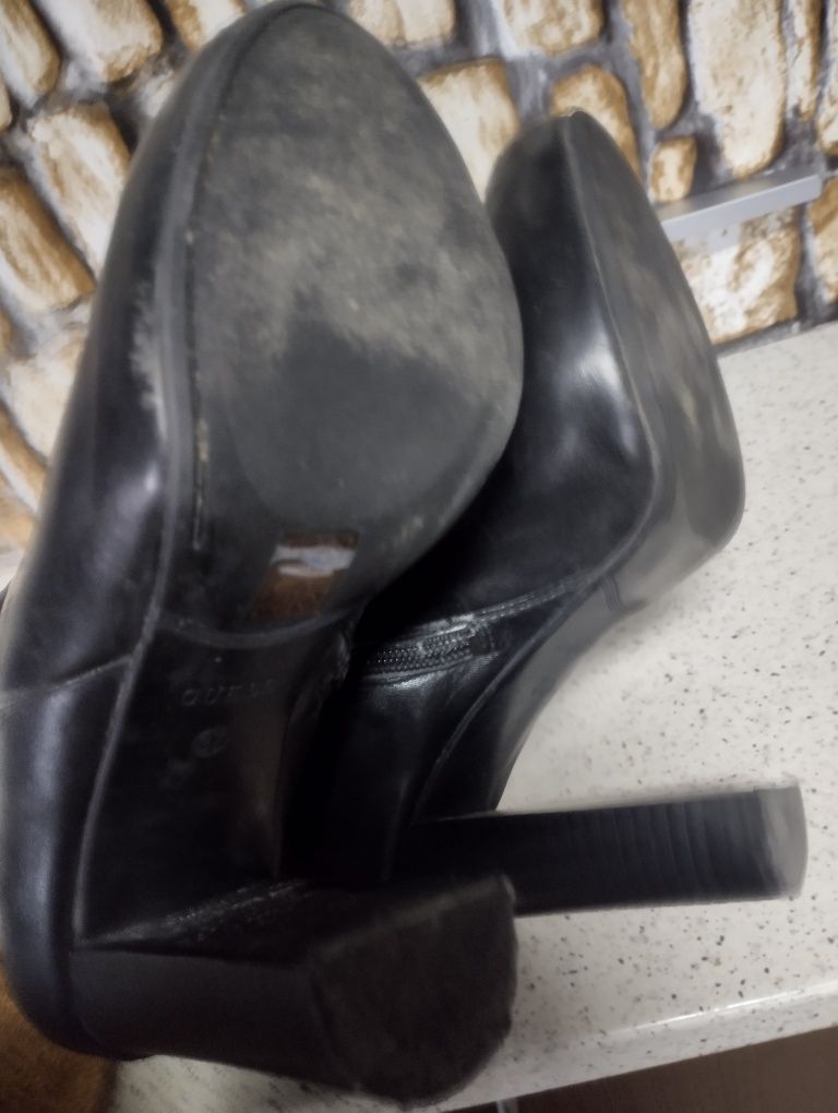 Botas da Guess pretas