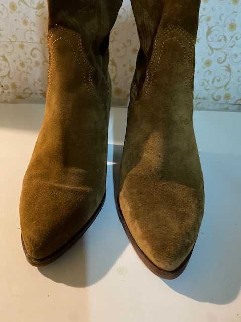 Botas cano alto Novas