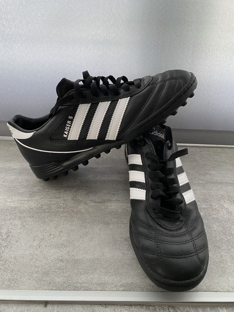 Сороконіжки Adidas Kaiser 5