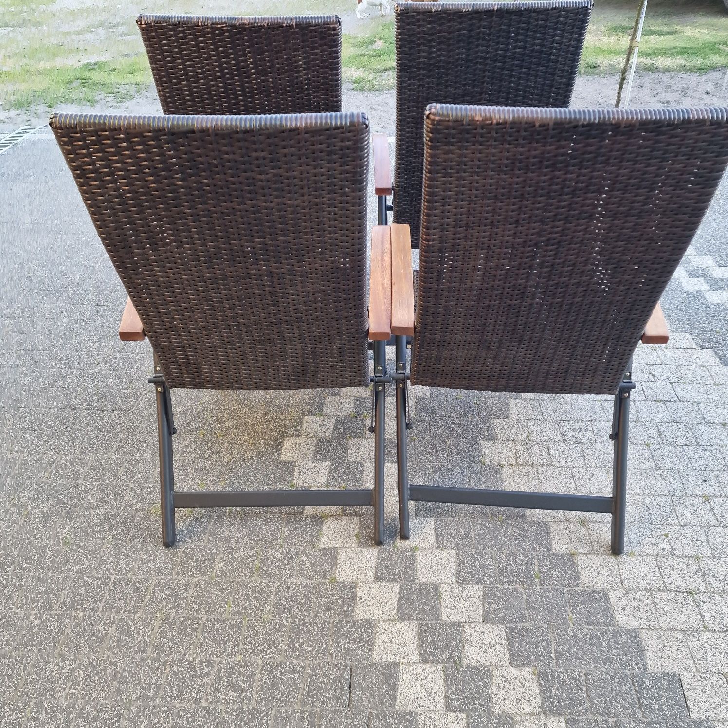 Krzesła ogrodowe z techno ratanu