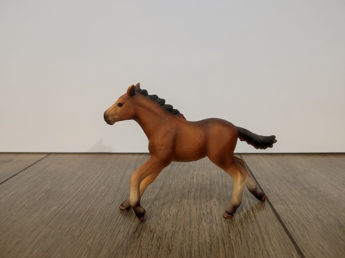 Schleich 13807 źrebię rasy mustang