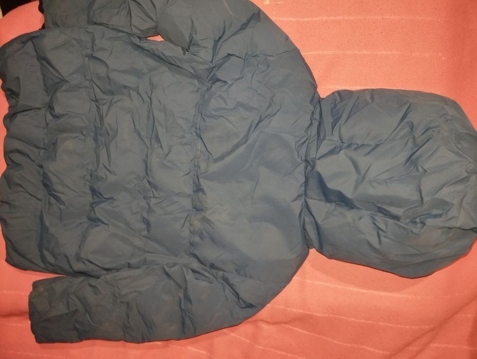 Продам недорого утеплену зимню курточку