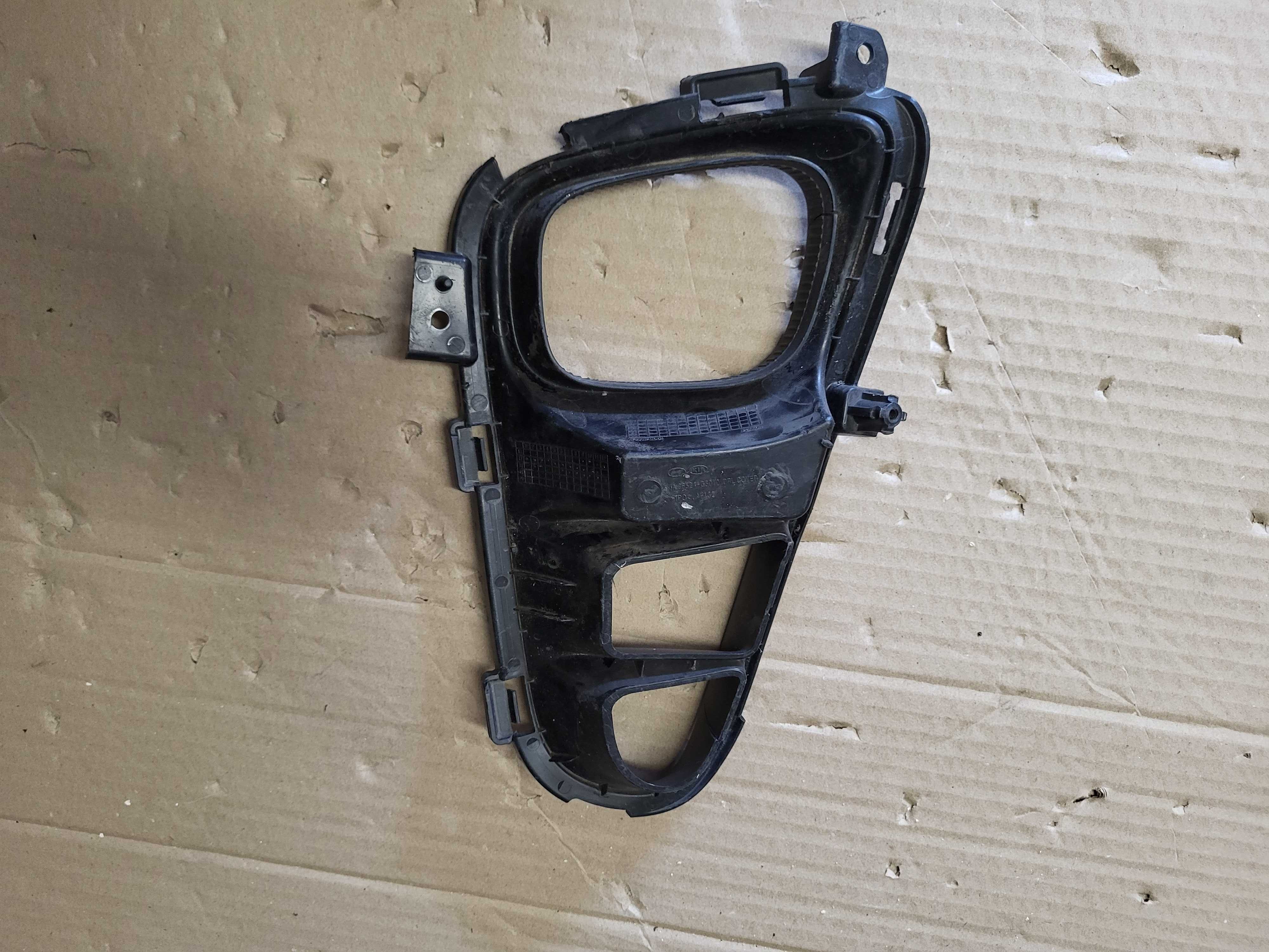 Ramka kratka halogenu zderzaka prawa KIA PICANTO III MK3
