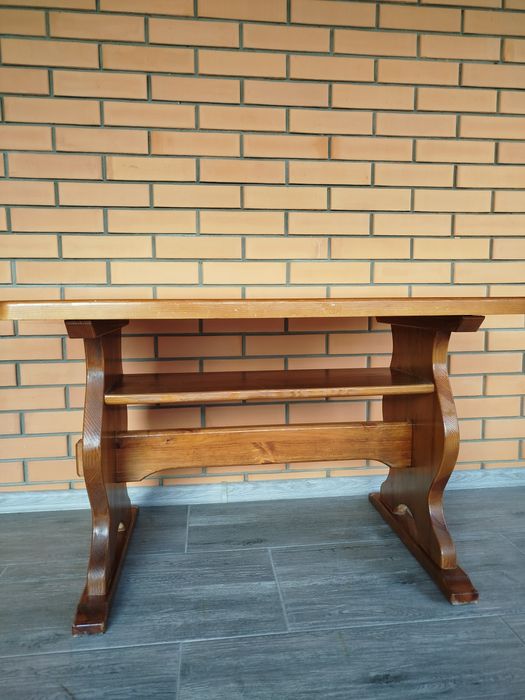 Дитячий стіл з стільчиками