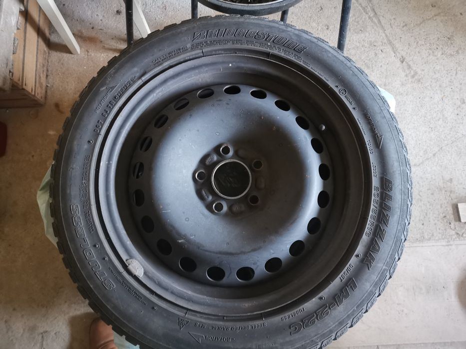 Koła R16, Felgi stalowe volvo s40, 4 sztuki + opony założone 205/55 wi
