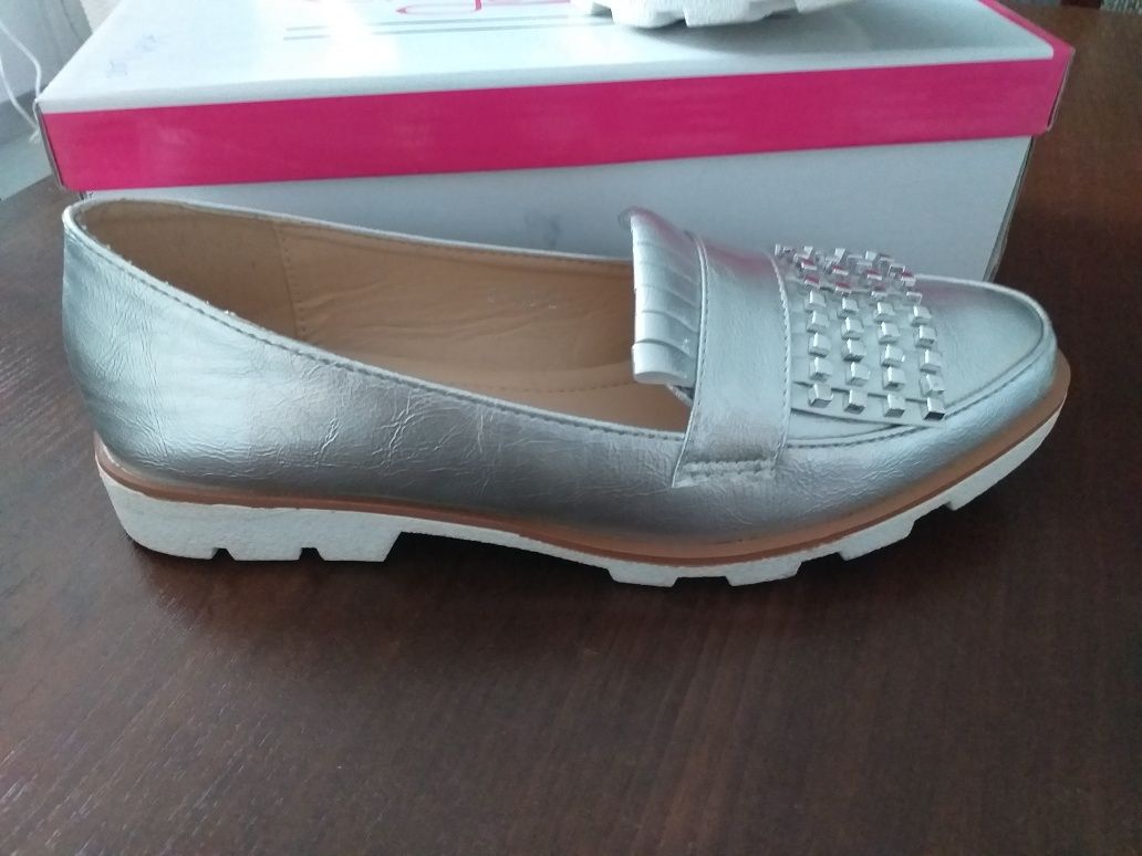 Buty  rozmiar 37  Nowe