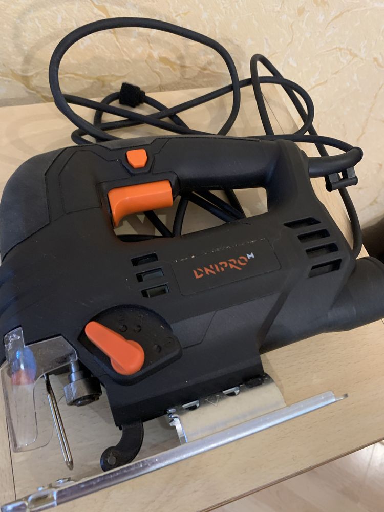 Электролобзик Dnipro-M JS-65LX + набор пилок