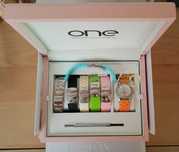 Relógio ONE em caixa com braceletes coloridas