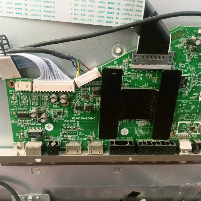 Продам телевізор KIVI 55UX10S на запчастини