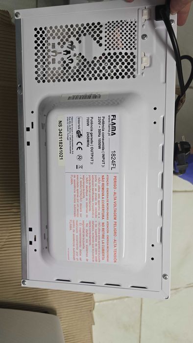 Micro-ondas Flama 1816FL