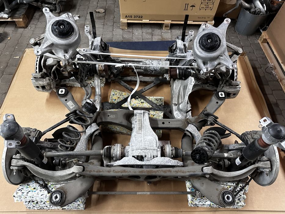Audi A5 8T A4 B8 Zawieszenie przód  Sanki Wózek Maglownica