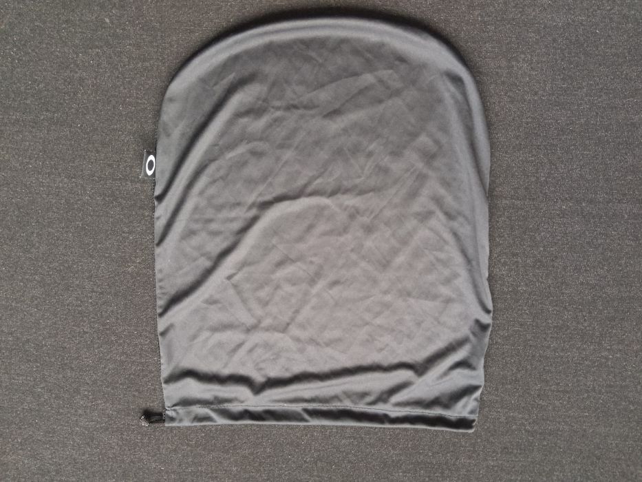 Продам чехол Oakley для очков