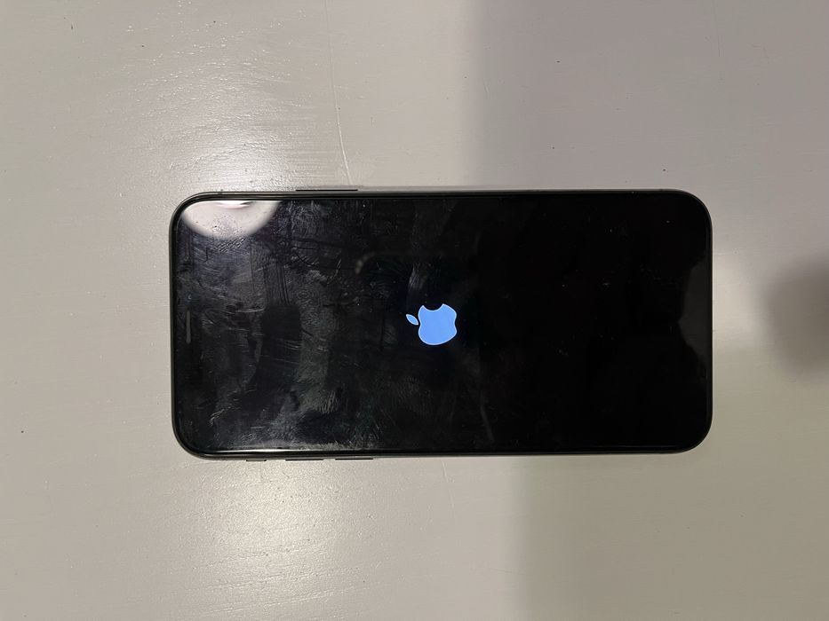 Vendo Iphone x 128G bom estado.