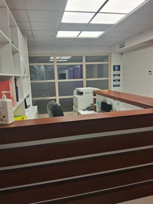 офис в центре с землей