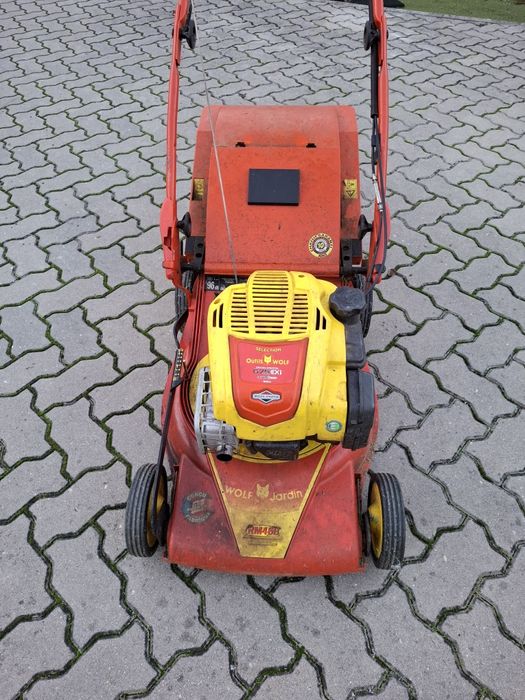 Maquina cortar relva