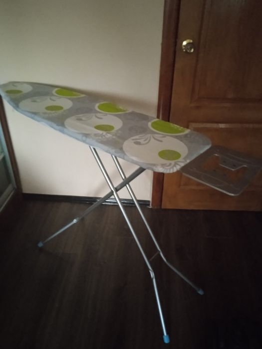 Гладильна дошка продам