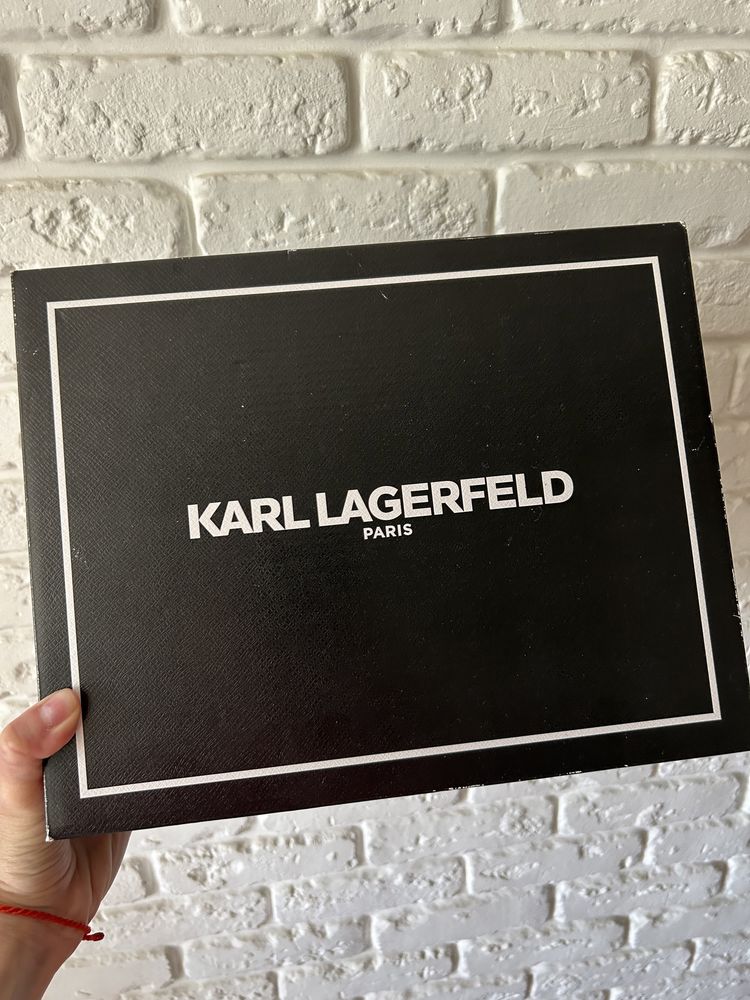 Продам шкіряні сандалі Karl Lagerfeld